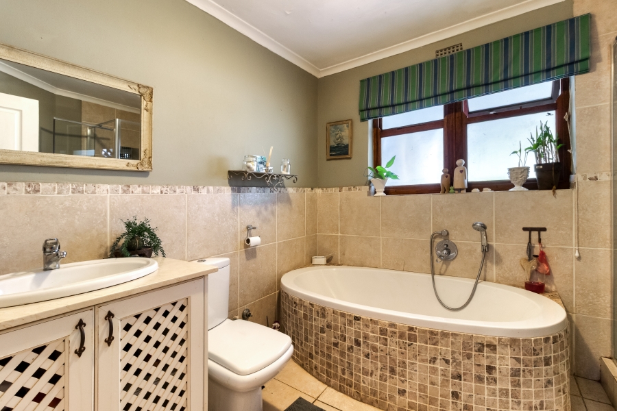 4 Bedroom Property for Sale in Fairview Heights Western Cape